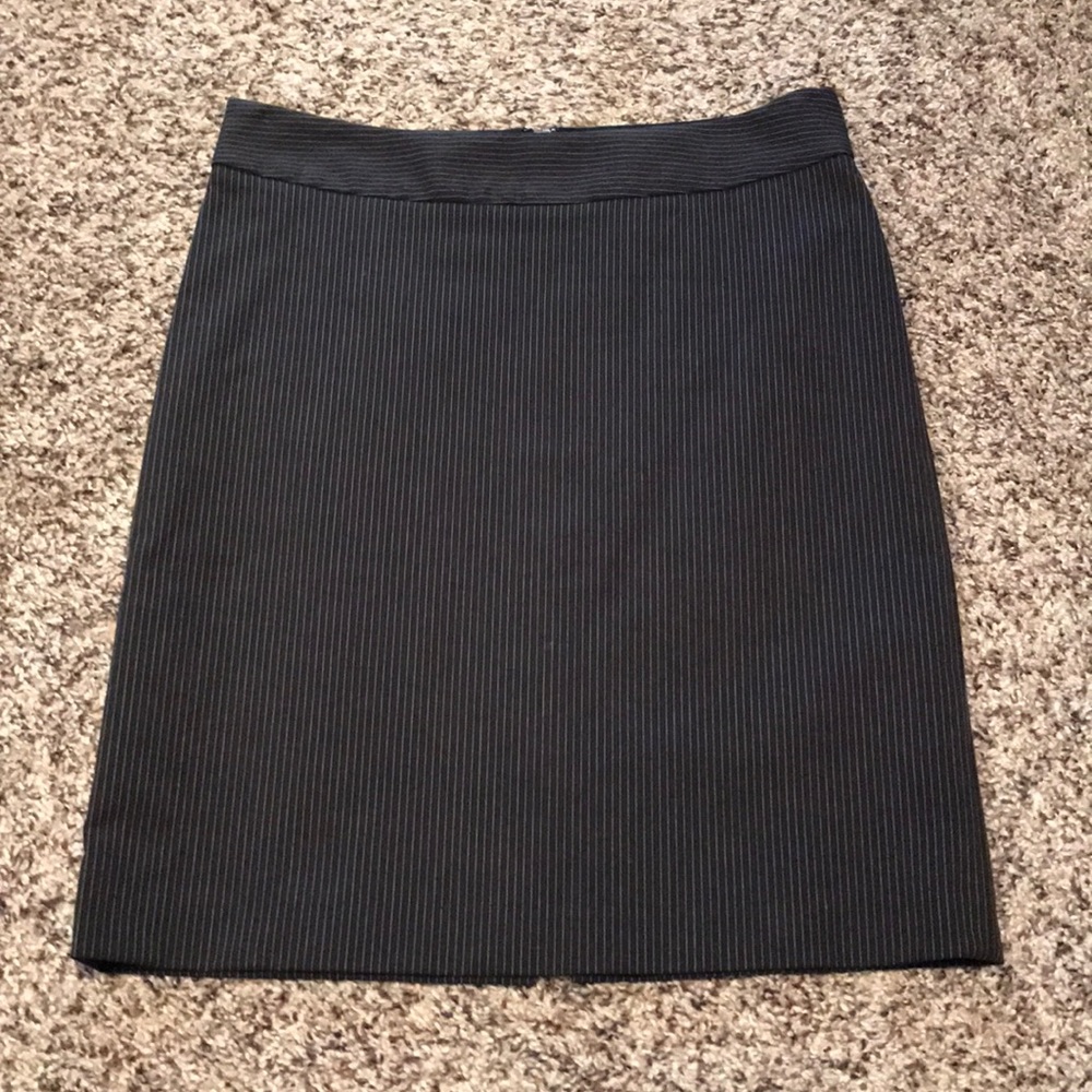Gap pin striped pencil skirt, size 1